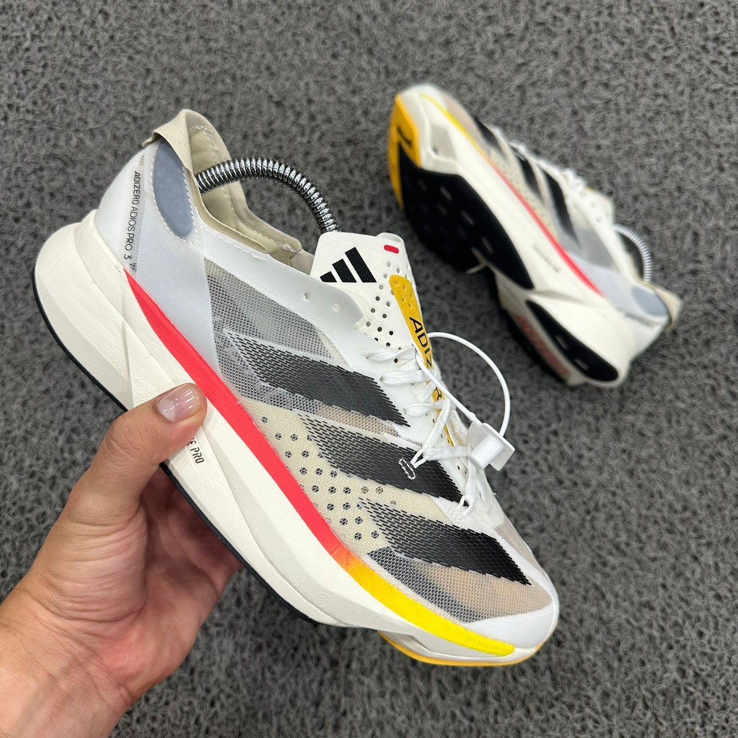 ADIZERO ADIOS PRO 3 BEIGE L NEGRA