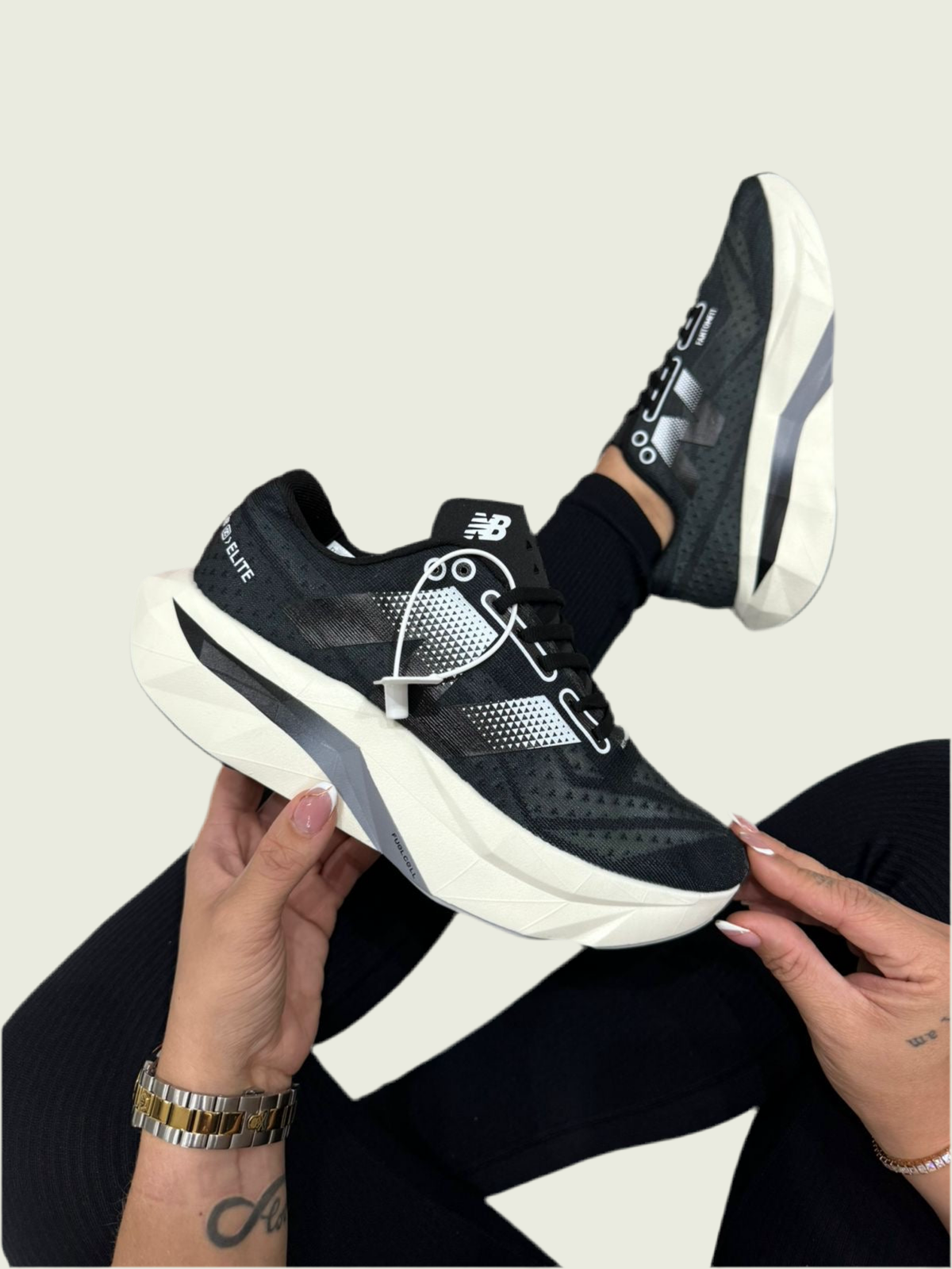 NEW BALANCE ELITE V3 FUELCELL NEGRO
