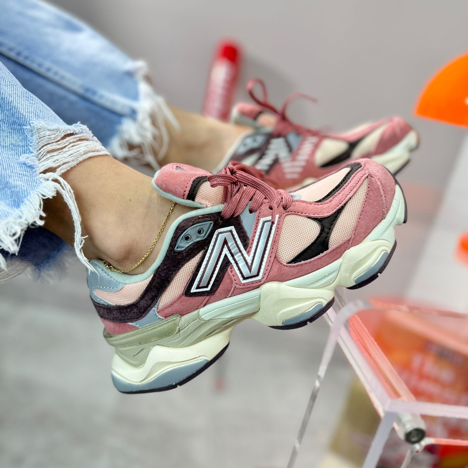 Rosa New Balance Mujer Zapatos NEW BALANCE 9060 ROSA CON BEIGE