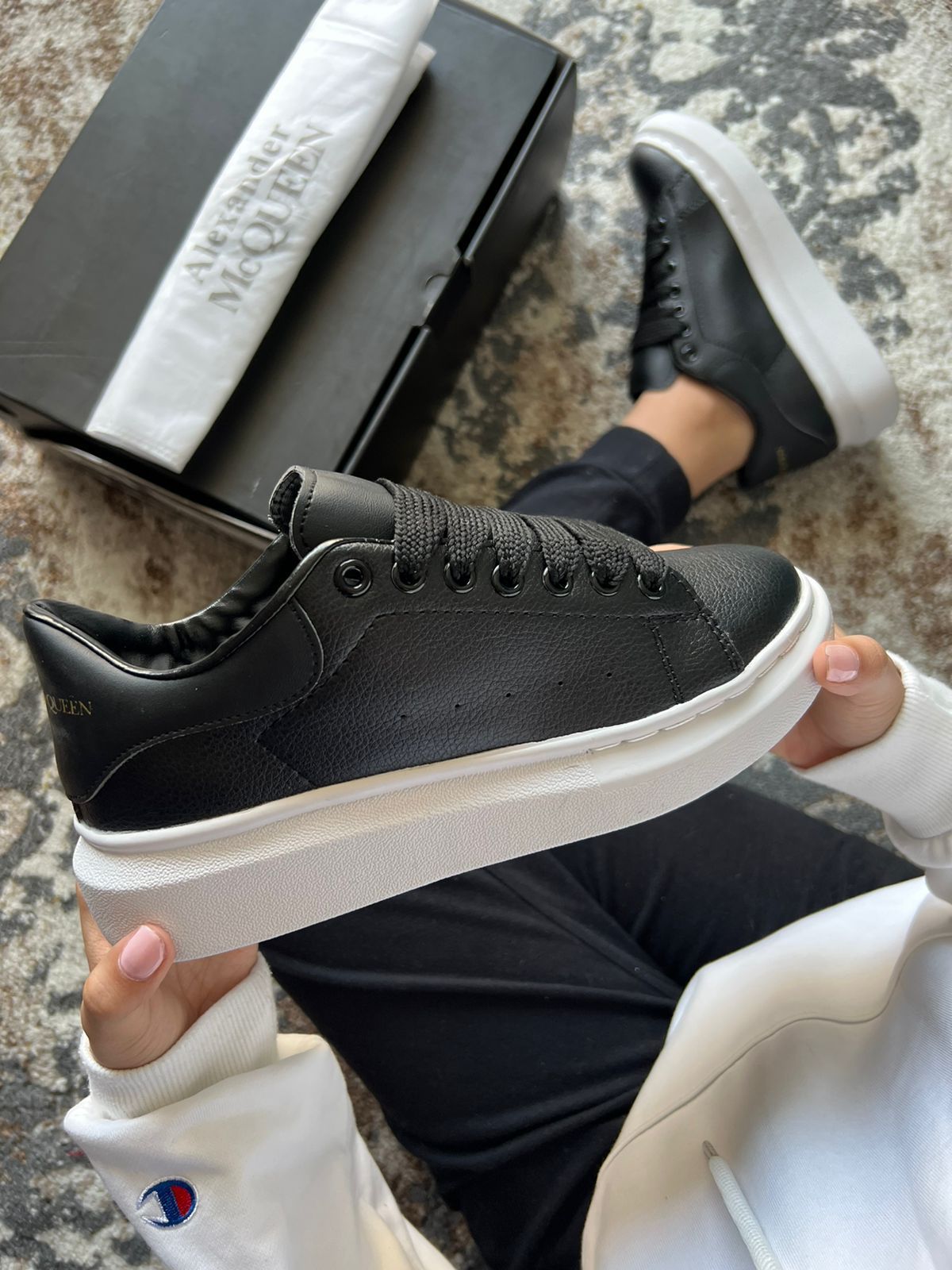 ALEXANDER MCQUEEN NEGRO BLANCO