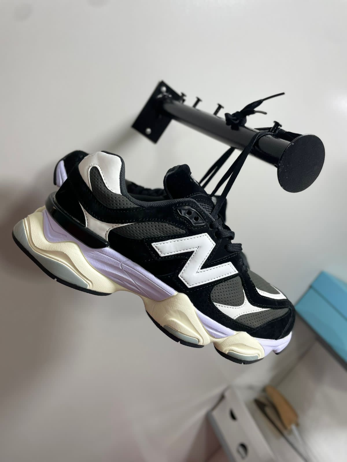 NEW BALANCE 9060 NEGRO BLANCO