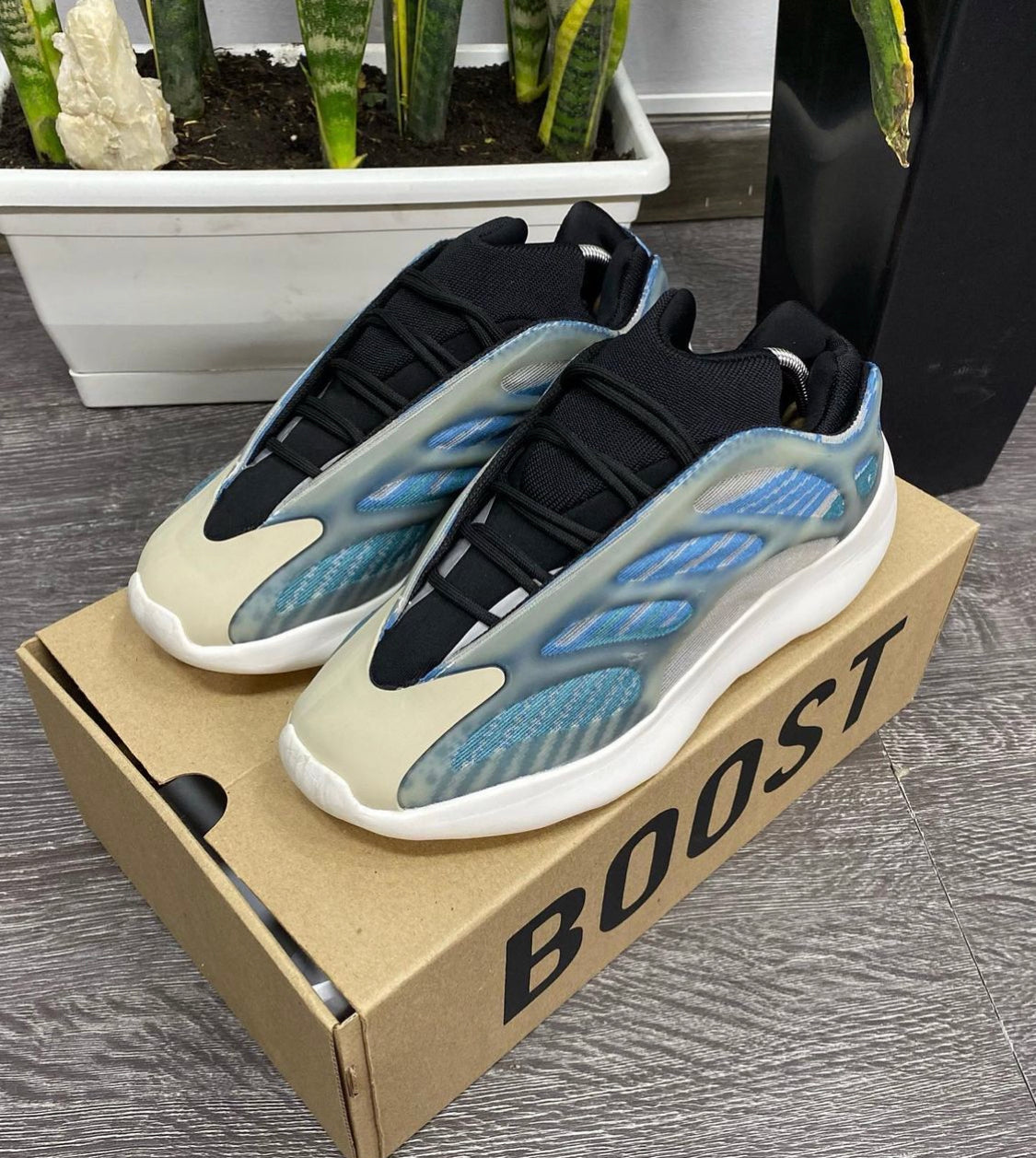 ADIDAS YEEZY 700 V3 AZARETH AZUL – tennisplusctg