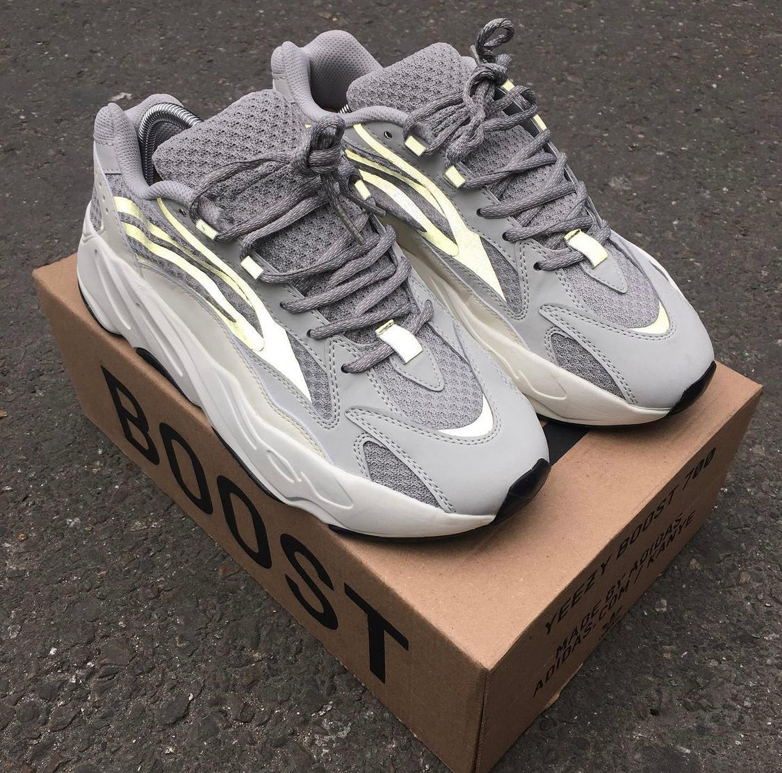 V2 Static Yeezy 700 Grise ADIDAS YEEZY 700 V2 STATIC – Tennisplusctg