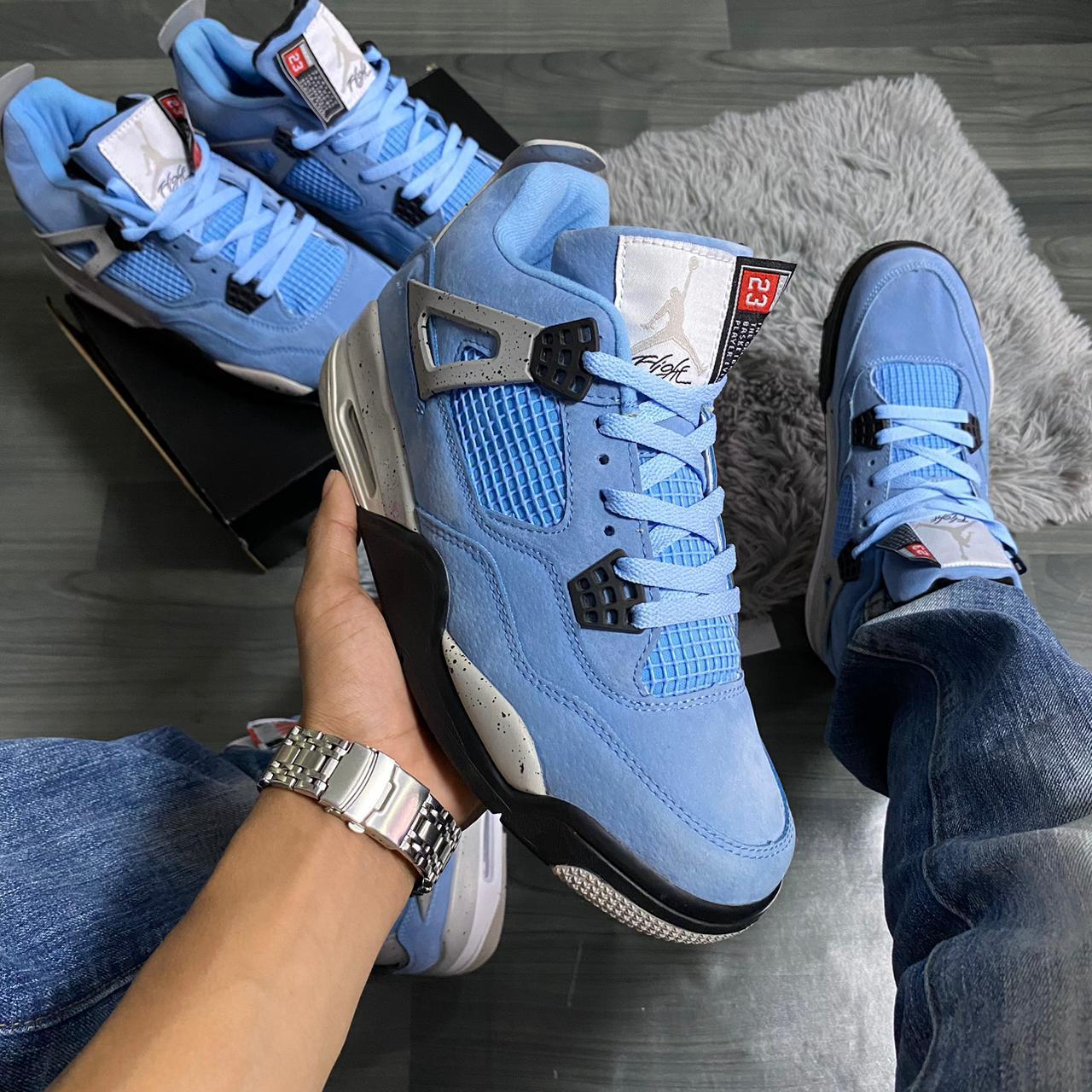 JORDAN RETRO 4 BLUE UNIVERSITY