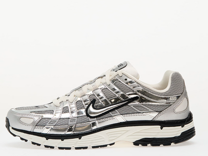 NIKE P6000 PLATEADA