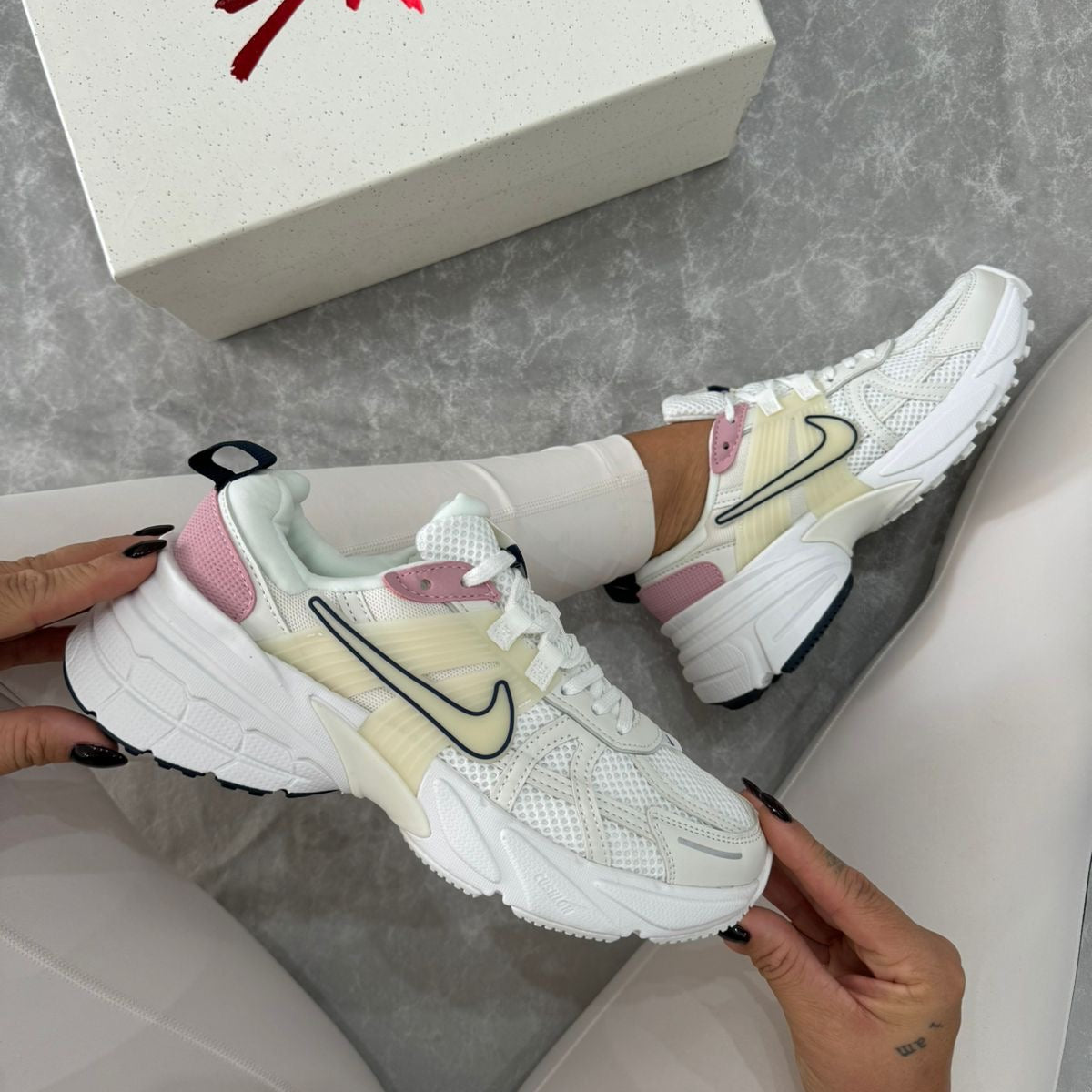 NIKE V2K BLANCO ROSADO