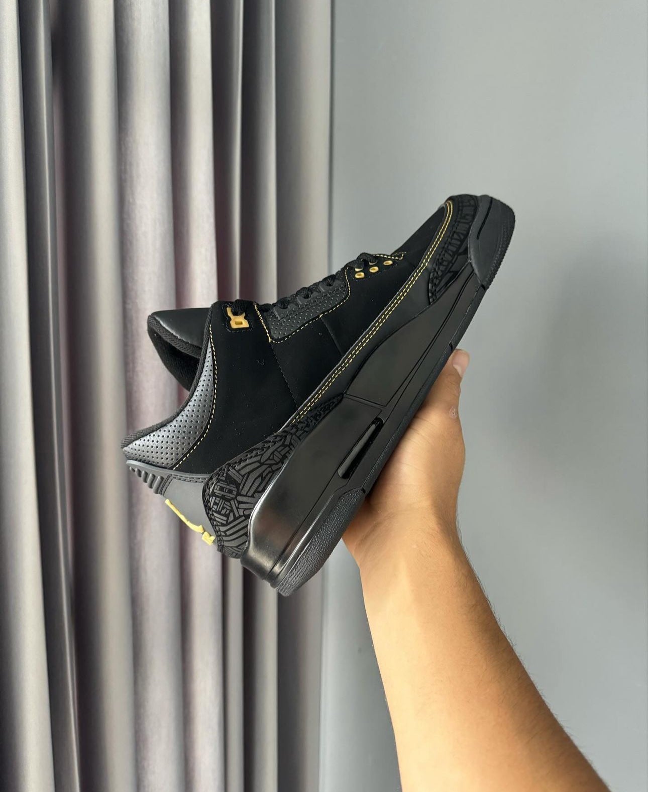 RETRO 3 NEGRO