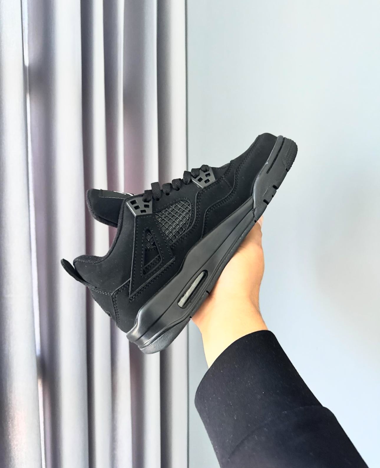 JORDAN RETRO 4 NEGRO