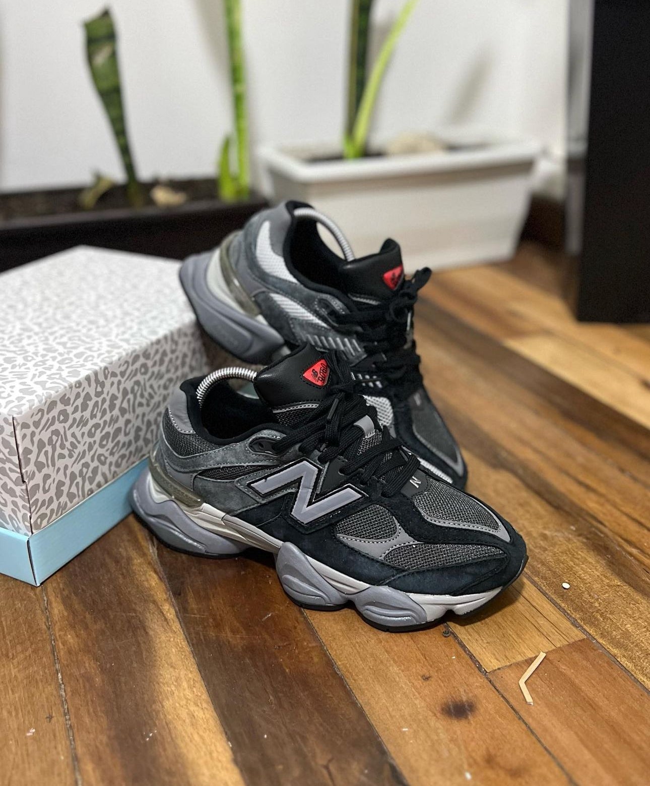 NEW BALANCE 9060 NEGRO GRIS