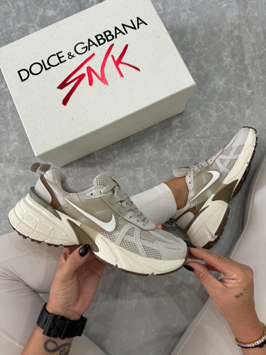 NIKE V2 K CAFÉ BEIGE