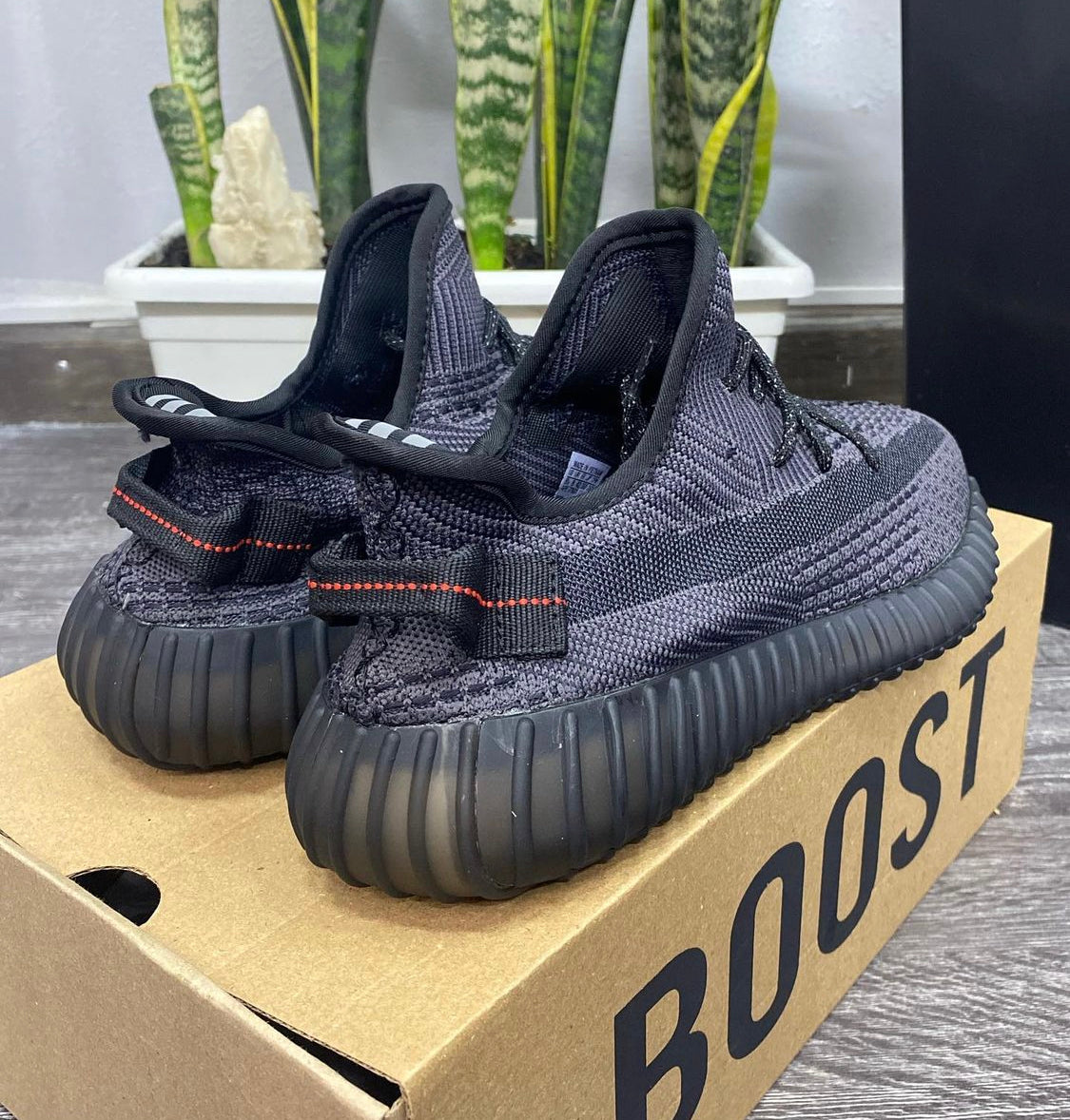 ADIDAS YEEZY 350 NEGRO