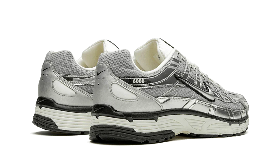 NIKE VOMERO P6000 METALLIC SILVER